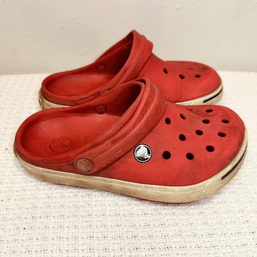 Kids Red Crocs Classic Clogs Comfortable Slip On Shoes‎ Youth Size 2 Retro